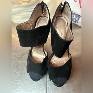 BCBG Heels Size 8.5